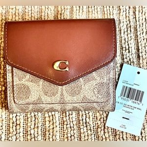 COACH. Wyn Small Leather Wallet NWTs.